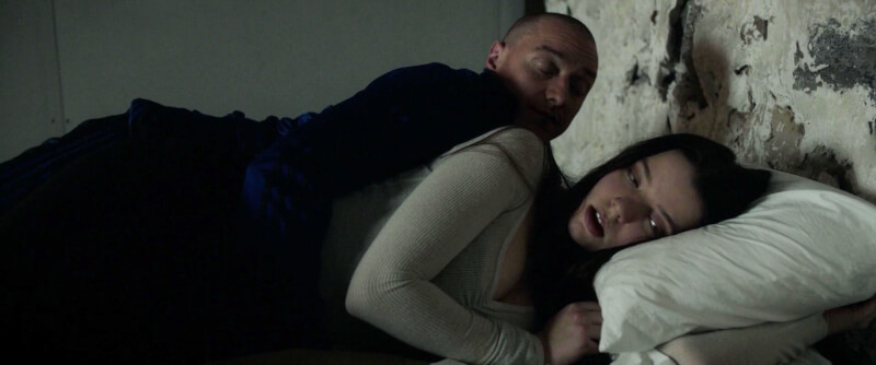 Anya Taylor-Joy sexy – Split (2016)